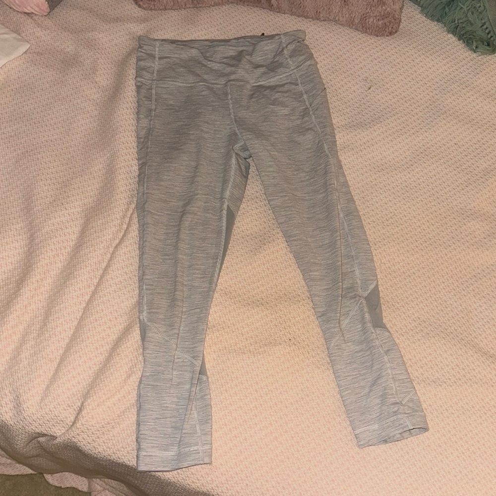Lululemon leggings size 6